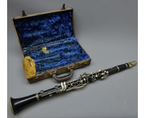 Selmer clarinet, Studente Console serial no. 847 in shargreen style covered case  Condition Report Click here for further ima