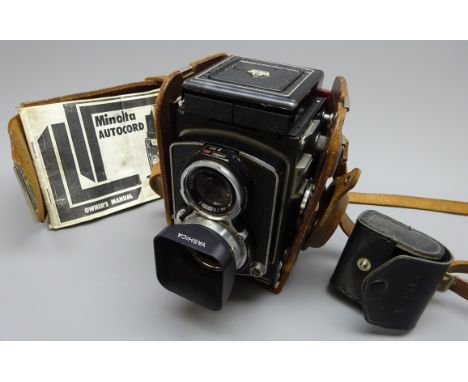 Minolta Autocord Twin Lens Reflex camera with Chiyoko Rokkor f3.5/75mm lens No.2116043 and Seikosha -MX shutter, c1958 in lea