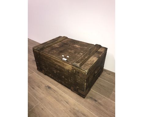 VINTAGE WOODEN STORAGE BOX