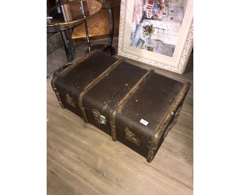 VINTAGE TRUNK