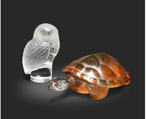 Caroline, a modern Lalique amber and clear glass turtle, acid-etched 'Lalique France' to the underside, 15.5cm wide; together