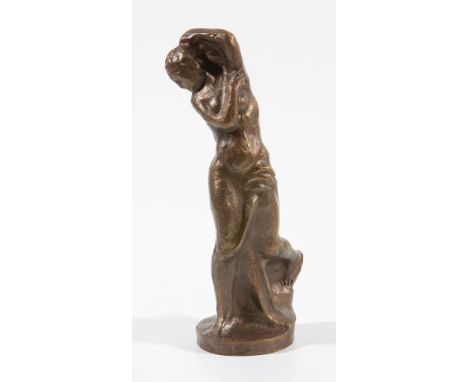 ANTON HANAK (Brünn 1875 - 1934 Wien)FrauenfigurBronze, 30 × 9 × 11 cmpunziert Guss A. Zöttl Wien, signiert Anton HanakSCHÄTZP