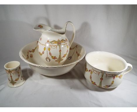 A good quality ceramic Devonware Fieldings wash set No. 44308 - (5)