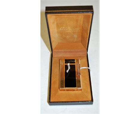 A Du Pont of Paris gilt and Chinese lacquered pocket cigarette lighter in fitted case