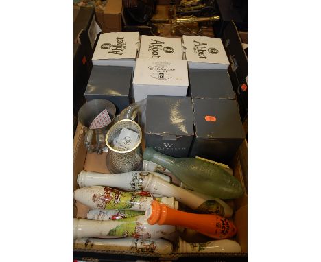 A box of breweryana to include; ceramic hand pumps, boxed tankards etc 