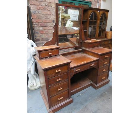 LARGE VICTORIAN MAHOGANY DRESSING TABLE 