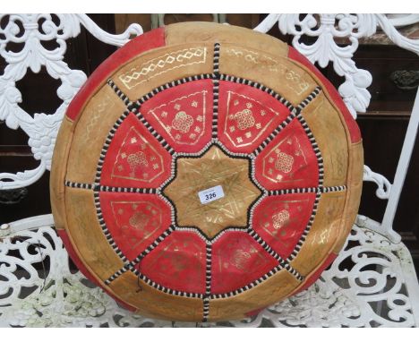 DECORATIVE POUFFE 