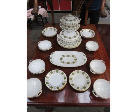 PARCEL OF SPODE PERSIA DINNERWARE, APPROXIMATELY TWENTY-PLUS PIECES 