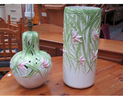 FLORAL JARDINIERE AND TABLE LAMP 