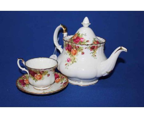 ROYAL ALBERT OLD COUNTRY ROSE PATTERN HALF TEA SERVICE AND A MATCHING TEAPOT