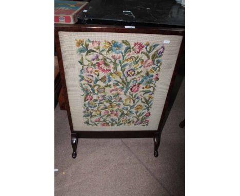 VICTORIAN TAPESTRY FIRESCREEN