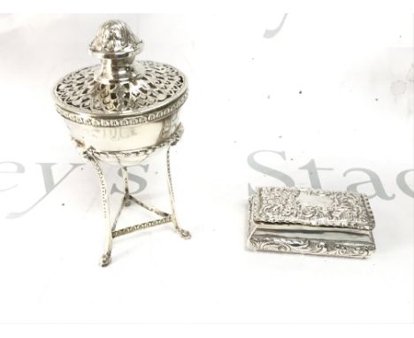 A silver pot pourri bowl with lid 142g and a small silver box 47g.