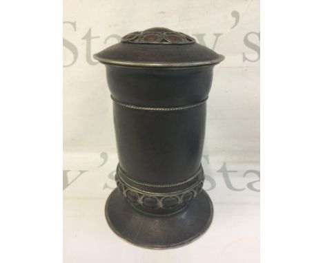A William Haseler copper and silver jar and cover wit arts and crafts Influences 16 cm .