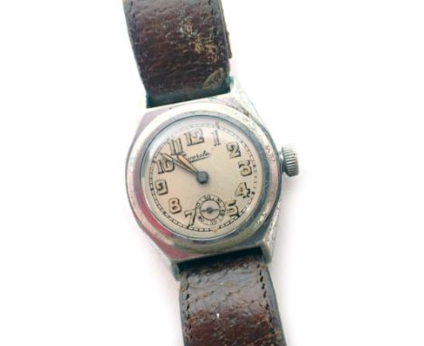 An Everite stainless steel cased wristwatch, with white enamel numeric dial, and cream painted hands and seconds dial, 2.5cm 