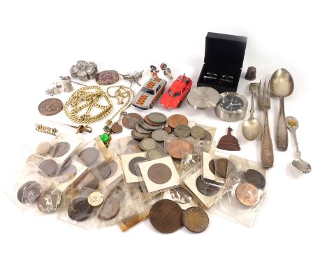 Coinage, costume jewellery, and trinkets, comprising pennies, half pennies, Royal Army Ordinance Rifle Association silver bad