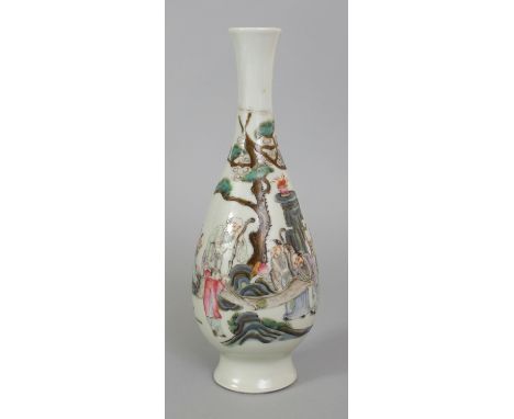 A GOOD QUALITY LATE 19TH CENTURY CHINESE FAMILLE ROSE PORCELAIN VASE, the sides of the pear-form body painted with a group of