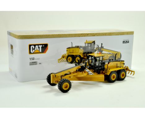 Diecast Masters 1/50 diecast construction issue comprising CAT 24M Motor Grader. Superb piece is excellent with original box.