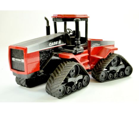Scale Models 1/16 Farm issue comprising Case Steiger Quadtrac Tractor. Huge piece is generally very good, would benefit from 