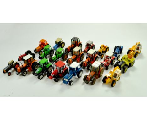 A large assortment of Tractor issues, mostly Britains, generally for restoration but some still good.  Note: We are always ha
