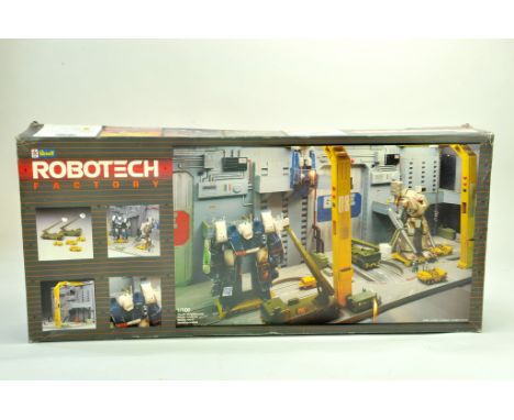 Revell, scarce 1/100 Robotech Factory Plastic Kit Set. Complete. Note: We are always happy to provide additional images for a