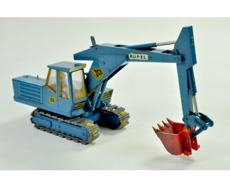 Britains 1/32 Farm issue comprising unusual JCB 5C Tracked Excavator with Code 3 Livery, Rupel. Tracks repaired, but otherwis