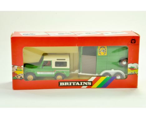 Britains 1/32 Farm issue comprising No. 9593 County Land Rover and Horsebox Set. Appears very good to excellent in very good 