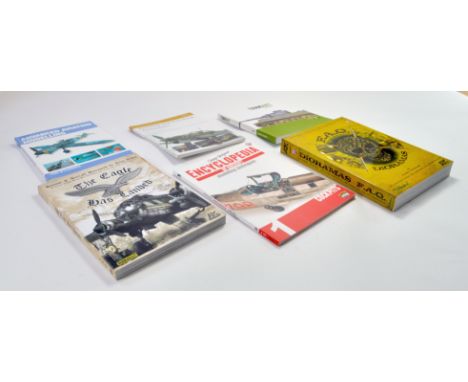 An impressive group of Model Making Reference books, relating to model finishing - weathering and other techniques.  Note: We