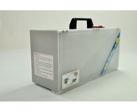 Portable Airbrush Spray Booth Extractor Airbrushing Set - Unused.  Note: We are always happy to provide additional images for
