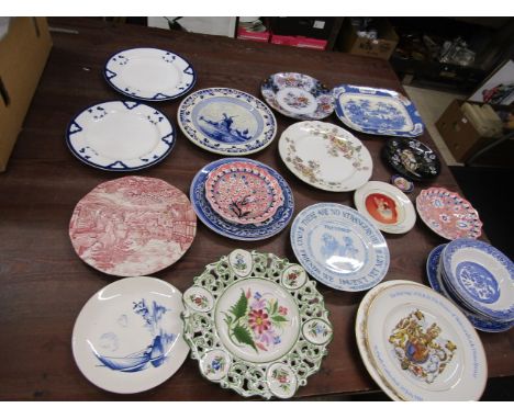 Quantity vintage plates inc Wedgwood, Delft etc