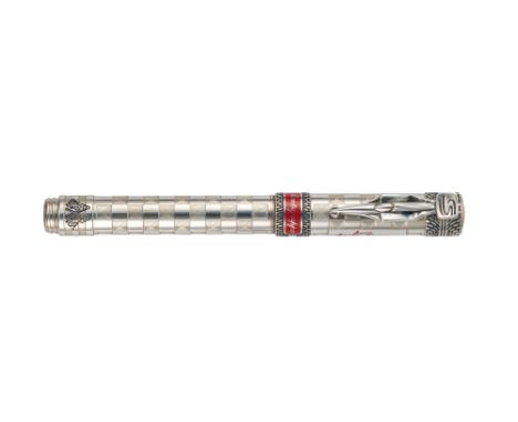 Montegrappa, Tribute to Ayrton Senna, Ed. Limitée n°585/610, rollerball en argent, signé, long. 13.8 cm, boîte
ConditionBon é