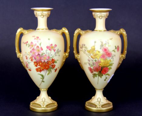 A pair of Royal Worcester blush ivory vases, H. 21cm.