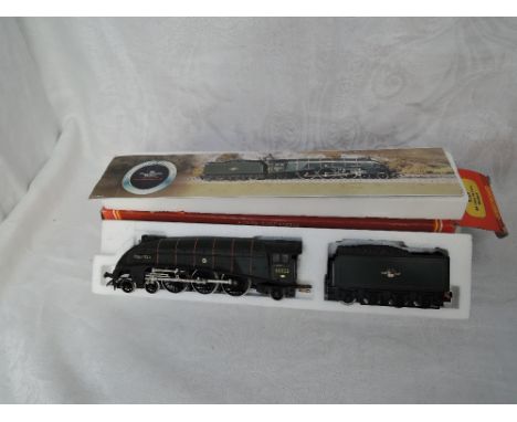 A Hornby 00 gauge 4-6-2 Mallard Loco &amp; Tender 60022, boxed R309