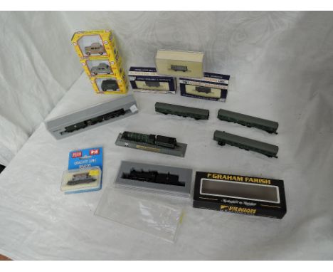 A collection of N gauge including a Graham Farish 0-6-0 Fowler Loco &amp; Tender 44018, boxed 372-050, 4-6-2 City  of London 