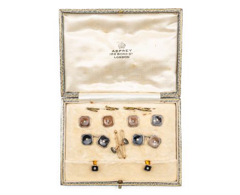 A YELLOW AND WHITE GOLD VARI COLOURED AGATE AND DIAMOND DRESS SETComprising a pair of cufflinks, four buttons and a pair of s