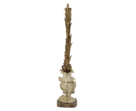 AN ITALIAN ROCOCO REVIVAL PAINTED AND GILTWOOD FLOOR STANDING LAMP IN THE FORM OF BULL RUSHESProbably Venetian, circa 1960s
1