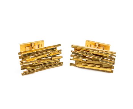 A PAIR OF 18CT GOLD CUFFLINKS (2)The rectangular fronts of abstract design and with folding sprung plain rectangular back fit
