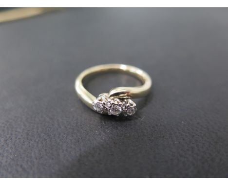 A 9ct yellow gold 3 stone diamond ring - Hallmarked Sheffield - Size O 1/2 - Weight approx. 3.5gms
Condition report: Clean co