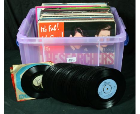 GENERAL - Collection of 120+ 7", 12" & LP's to include The Beatles, The Searchers, Elvis, The Rolling Stones, Buddy Holly, Ma