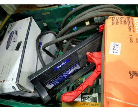 Mixed tools including a tile cutter. Not available for in-house P&amp;P. 