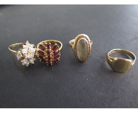 Four 9ct yellow gold rings, size N/Q/R, signet ring bent, others generally good, total weight approx 19.6 grams 