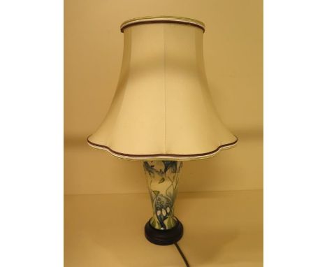 A Moorcroft snowdrop table lamp with shade, 46cm tall, working, good condition 