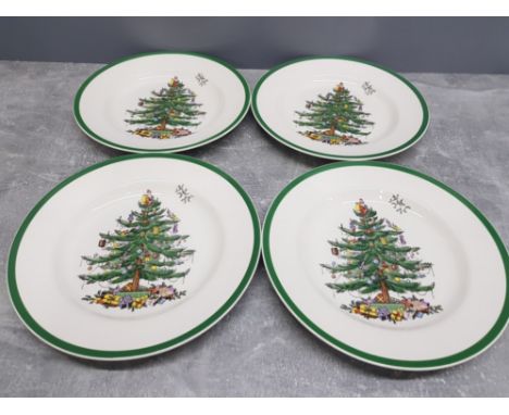 A SET OF 4 SPODE CHRISTMAS TREE PLATES
