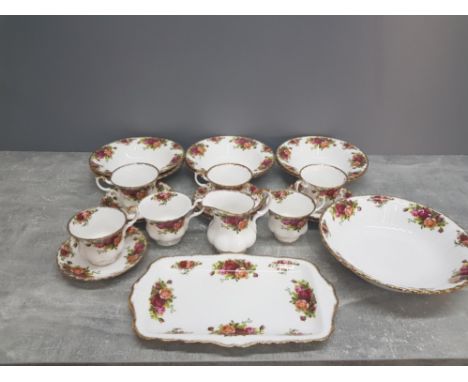 22 PIECES OF ROYAL ALBERT OLD COUNTRY ROSE TEA SERVICE
