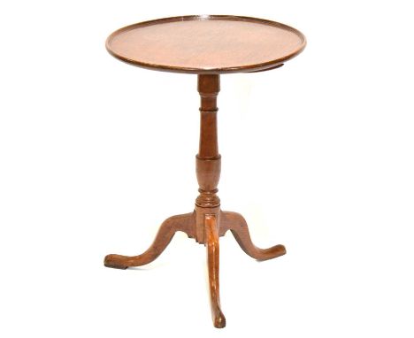 Georgian oak tripod table, circular tilt top, turned column, splayed legs, diameter 53.5cm, height 70cm.