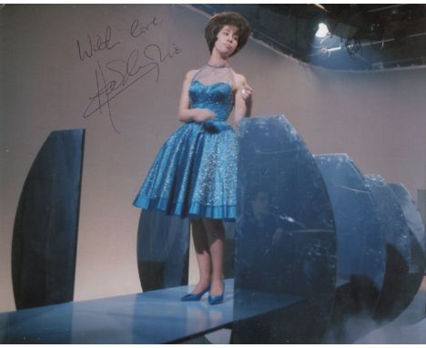 Helen Shapiro 8x10 Photo Signed By 60's Pop Star Helen Shapiro Who Sang The Smash Hit Songs You Don't Know And Walkin Back To