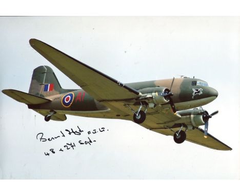 Arnhem Pilot 8x12 Inch Photo Of A Douglas Dakota Signed By Flt Lt Bernard Hyde Who Took Part In Operation Market Garden, Towi