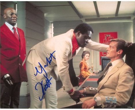 007 Bond Baddie 8x10 Photo Signed By Yaphet Kotto Who Played The Villain In The Classic 007 Movie Live & Let Die. Good condit
