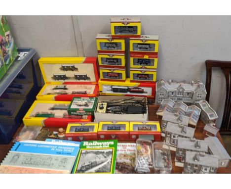 00 gauge model railway equipment to include structures, Oxford Rail boxed trucks, Hornby boxed trucks, track/controllers and 
