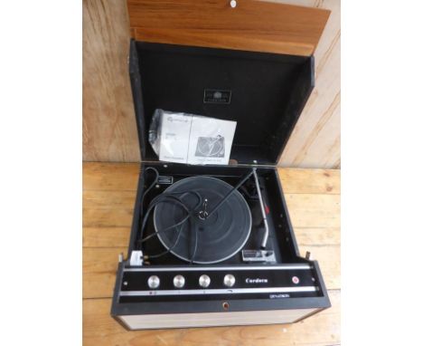 DYNATRON CORDOVA PORTABLE RECORD PLAYER WITH GARRARD MODEL 3500 DECK