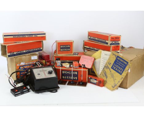 Lionel O gauge train set comprising 2025 locomotive, 2466WX Whistle Tender, 2457 Caboose, 3620 Rotating Searchlight Car, 2458